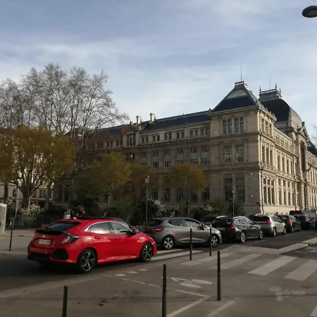 Homestay Loft Viarhona, Grand Loft En Centre-ville Lyon